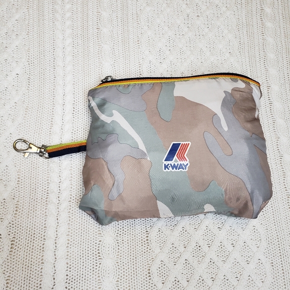 2-in-1 K-Way Women's XS Camo Army Print REVERSIBLE Packable Windbreaker Ja… - Picture 9 of 10